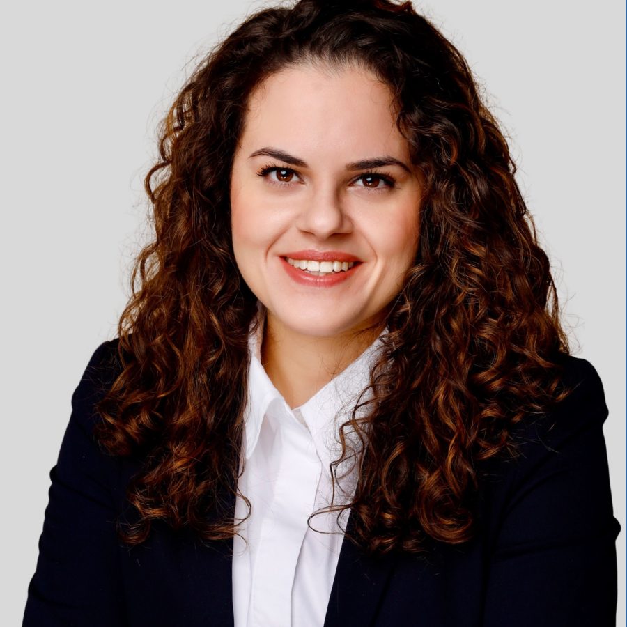 Jessica Santamaria, lawyer, partner Jessica Santamaria, Rechtsanwältin, Partner